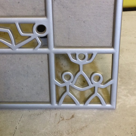 Gray brushed metal stick people friends frame - Picture 4 of 10